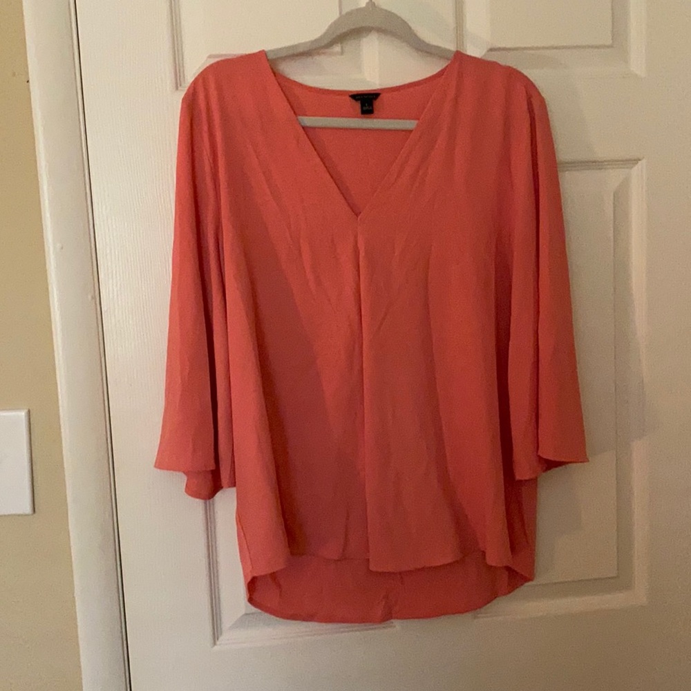 Ann Taylor Coral Quarter Length Top!